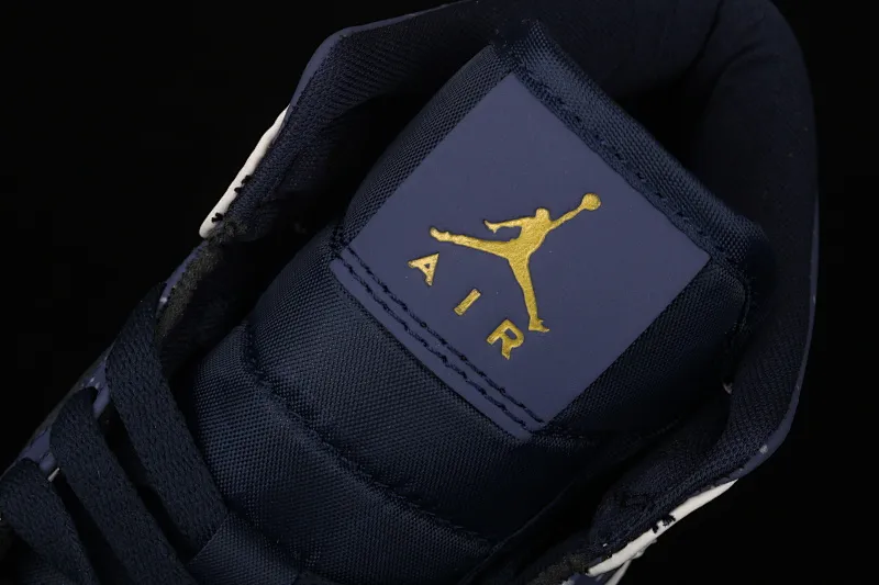 All categories Air Jordan Jordan series basketball shoes Air Jordan 1 Mid Air Jordan 1 Mid AJ1 Joe 1 mid-top raw rubber beige basketball shoes AH6342-104